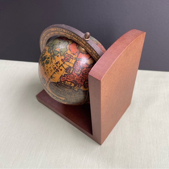 World Globe book end - wooden and hand painted - single book end - Picture 9 of 10